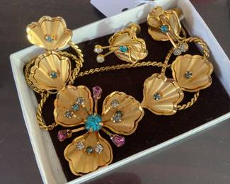 Bugbee & Niles necklace & screwback earrings set