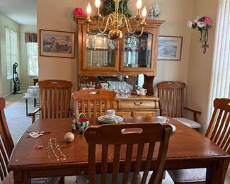 Solid wood DR set w/six chairs