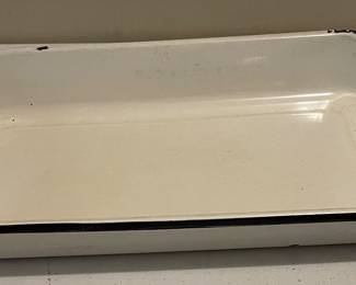 Enamel casserole pan