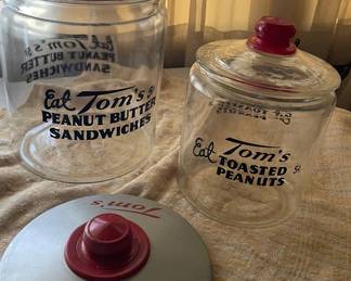 Tom’s snack jars