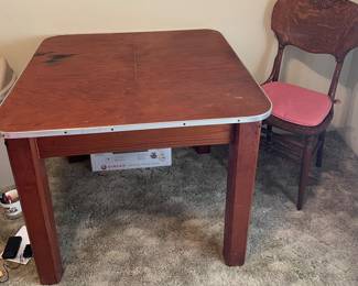 Table w/chair