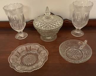 Glass/crystal assorted items