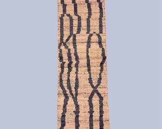 Ivory runner featuring a bold black abstract linear design for a modern or eclectic look.