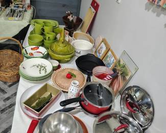 Cook ware some cast iron fru pand
