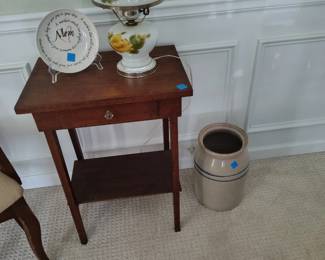 Cute little side table lovely lamp and Crock 