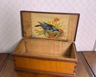 216 woodendovetailkeepsakeboxwithbirdi