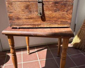 505 antiquewoodentoolboxwithtable