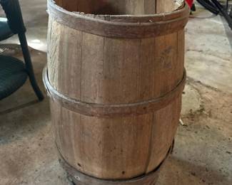 812 largerusticwoodbarrelwithmetalband