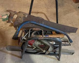 799 assortedvintagehandtoolsinmetallog