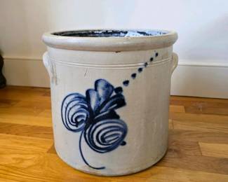 027 stonewarecrockwithbluefloraldesign