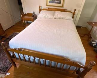 260 woodspindlebedframeintraditionalst