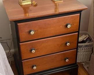719 hitchcockthreedrawerchest
