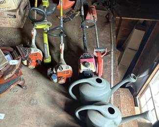 783 stringtrimmersedgersandwateringcans