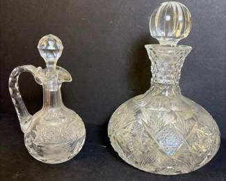 221 tghawkescutglassdecanterandcruet