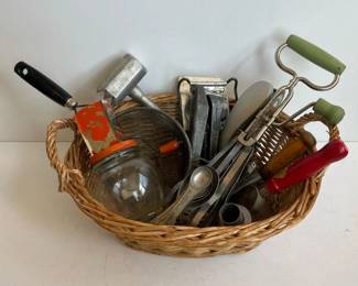 178 basketofvintagemetalkitchenutensils