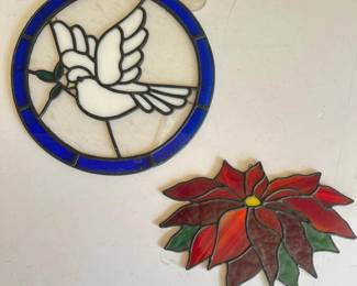 169 stainedglassdovepanelandpoinsettia