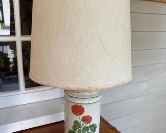 489 ceramictablelampwithgeraniummotif