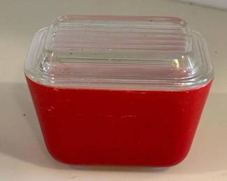 073 pyrexredrefrigeratordishwithglassl