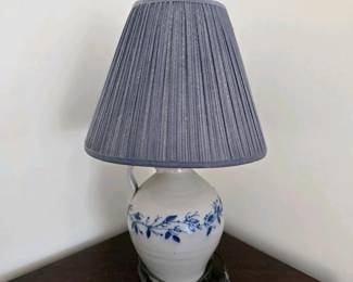 752 salmonfallsstonewaretablelampwithb