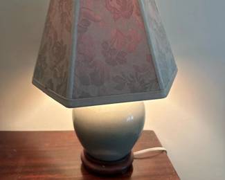 409 ceramictablelampwithfabricshade