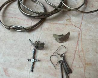 845 silvertonebanglesearringsandcrossp