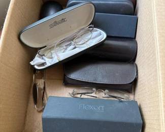 854 assortedeyeglasseswithcases