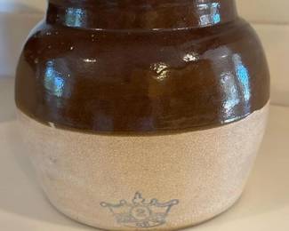 039 stonewarecrockwithlid