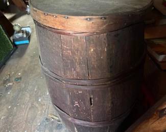 044 largewoodenbarrelprimitiverusticsty