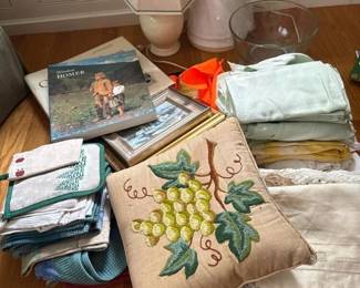 864 artbooksvintagelinensembroideredpil