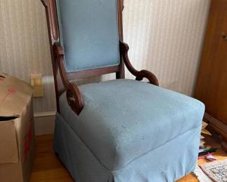 407 victorianstyleupholsteredparlorchair