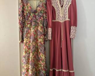 693 vintagefloralmaxidressandpinkprair