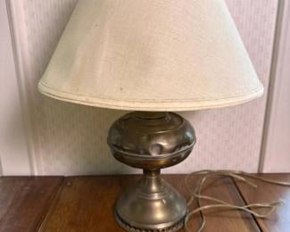 234 vintagemetaltablelampwithshade