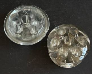 185 vintagepairofglassflowerfrogs