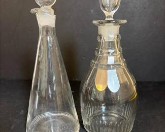 219 pairofclearglassdecanterswithstopp
