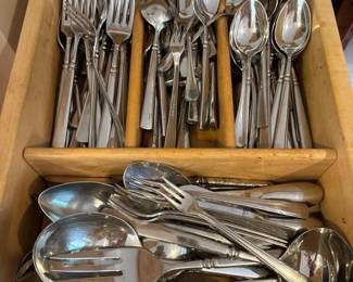 871 assortedstainlesssteelflatwareutensi