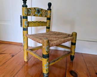 327 paintedfolkartchildschairwithrush