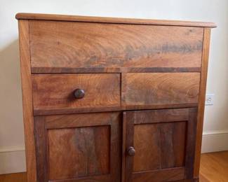 647 antiquecountrystylepinetwodoorjell
