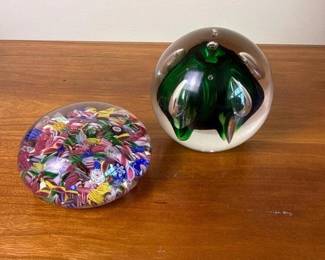 762 glasspaperweights