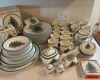 087 spodechristmastreepatterndinnerware