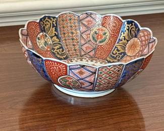 621 japaneseimariporcelainscallopedbowl