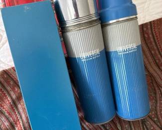 859 universalvacuumbottleswithplaidcarr