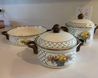 083 villeroybochenameledcastironcovered