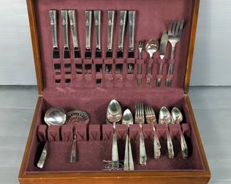 Oneida Prestige Plate Grenoble Silverplated Flatware, Circa 1938, Approx 60 Pieces, In Wood Chest