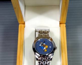 Disneys Donald Duck Mens Wristwatch, In Wooden Presentation Box