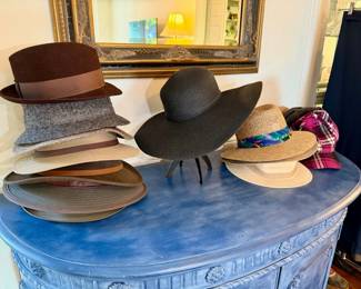 Various basic hats, including VINTAGE PLANAR-MERINO 100% WOOL MEN'S HAT