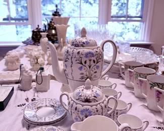 Wedgwood Bone China Cup & Saucer Set (Pattern WH 4080)