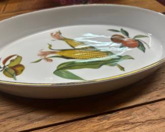 Fine English serving dish