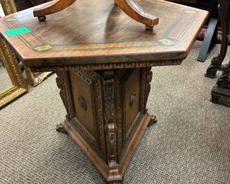 Kittenger table