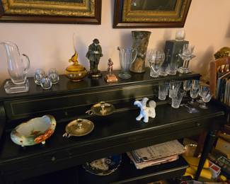 Lots of nice glassware