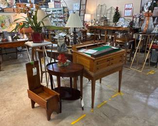Oak spool desk, Mersman oval end table, cobblers bench...